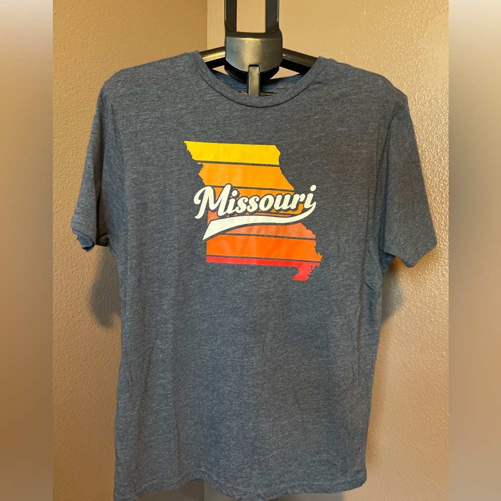 EUC- Missouri Graphic Men's Blue T-Shirt